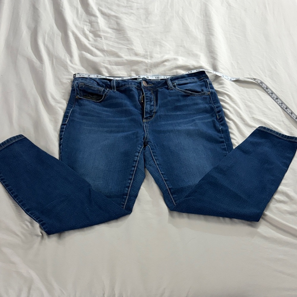 Time and Tru Women's Skinny Jeans in Deep Indigo